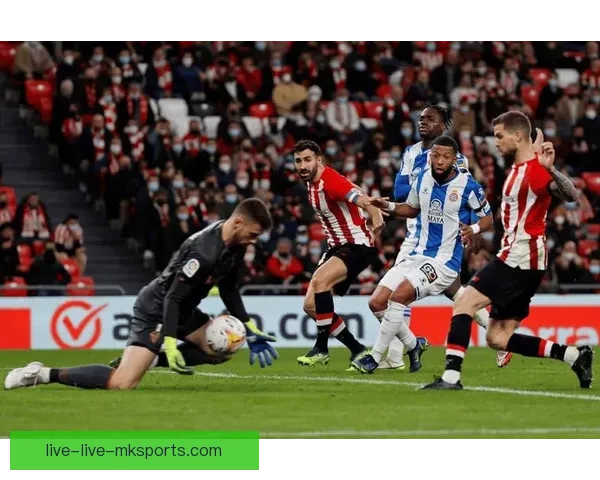 足球直播录像全解析精彩赛事回放实时解说与战术看点数据分析球迷必看